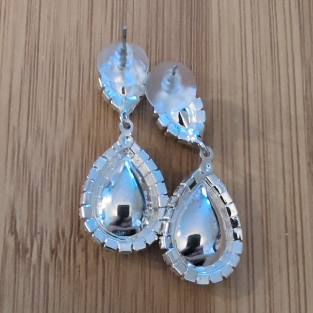 Elegant Silver and Blue Teardrop Earrings - Picture 3 of 4